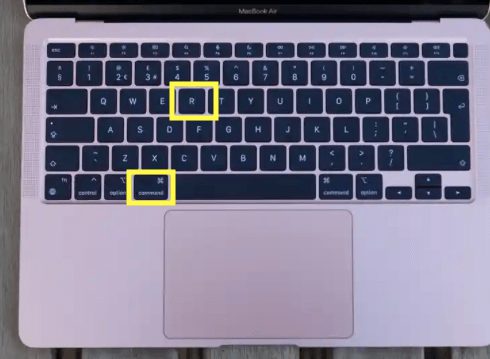command + r to reset macbook air