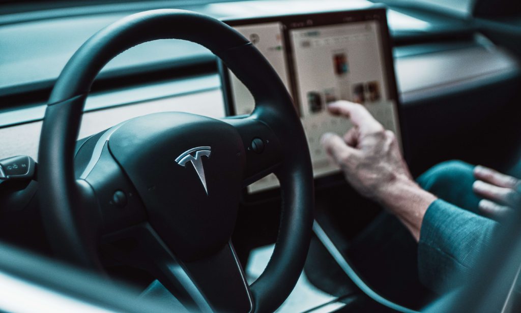 Tesla Mode 3 Auto Pilot