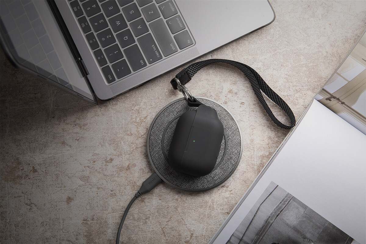 Otto Q can also charge your AirPods and AirPods Pro wirelessly.