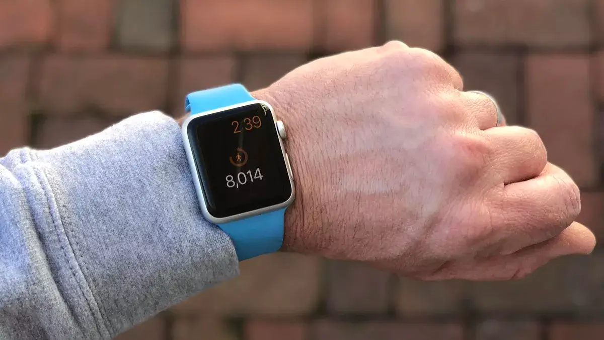 How to Count and track steps on iPhone and Apple Watch.jpg